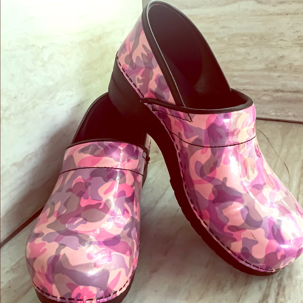 Sanita Pink Professional Patent Leather Scout Clog